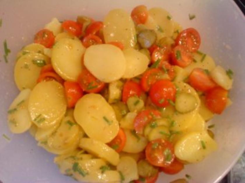 Kartoffelsalat mit Gewürzgurken und Tomaten - einfach - 44 kcal/100g
