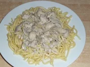 Rezept: Hühnerbrustgeschnetzeltes in Frischkäserahmsauce mit Spätzle Hühnerbrustgeschnetzeltes in Frischkäserahmsauce mit Spätzle - Rezept