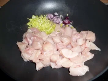 Hühnerbrustgeschnetzeltes in Frischkäserahmsauce mit Spätzle - Rezept - Bild Nr. 5