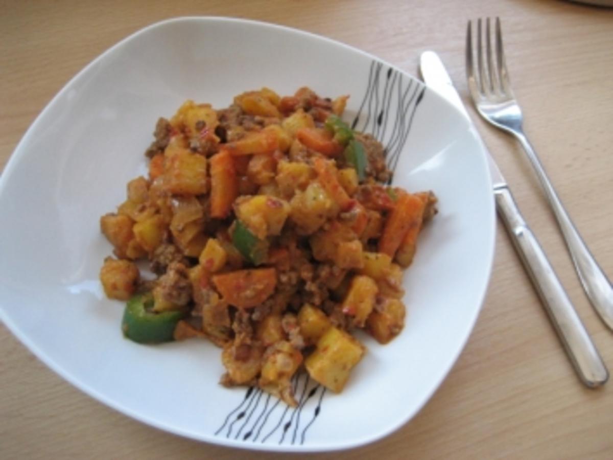 Herzhafte Hackfleisch-Gemüse-Pfanne - Rezept - kochbar.de