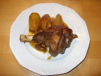 Rezept: D: Lammhaxerl aus dem Römertopf Bild Nr. 2 D: Lammhaxerl aus dem Römertopf - Rezept - Bild Nr. 2