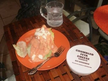 Rezept: Iceberg Keile fuer einen schnellen Salat - sehr einfach- gut mit Casserole Iceberg Keile fuer einen schnellen Salat - sehr einfach- gut mit Casserole - Rezept