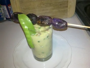 Kartoffelcreme mit Kaiserschoten und Kartoffelspieß - Rezept - Bild Nr. 2