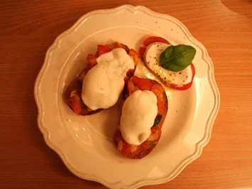 Rezept: Bruschetta mit Mozzarella überbacken Bruschetta mit Mozzarella überbacken - Rezept