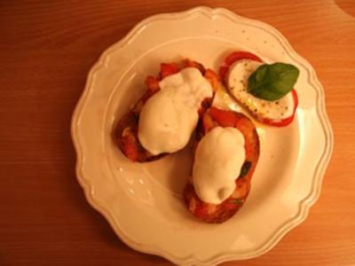 Bruschetta mit Mozzarella überbacken - Rezept