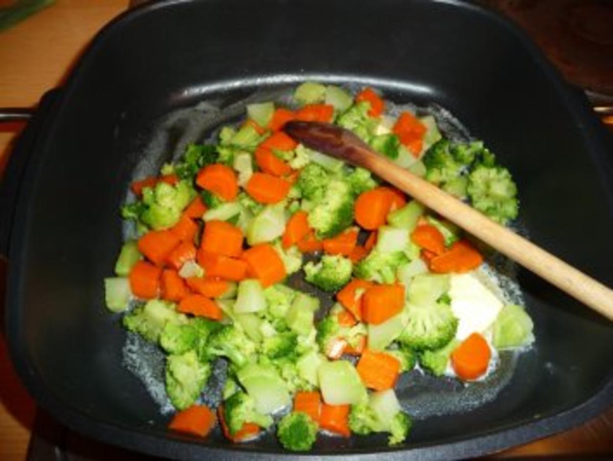 Broccoli-Möhrengemüse in Butter-Sahnesauce - Rezept - Bild Nr. 5