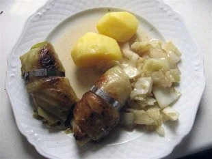Kohlrouladen gefüllt mit Hackfleisch - Rezept