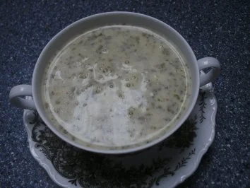 Rezept: Petersiliensuppe mit Käse Petersiliensuppe mit Käse - Rezept