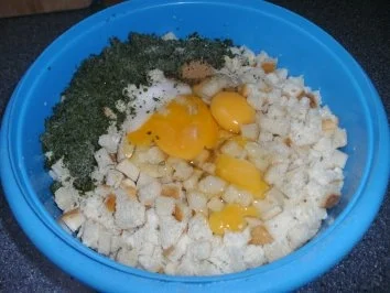 Rezept: Meine Semmelknödel als Guglhupf Bild Nr. 2 Meine Semmelknödel als Guglhupf - Rezept - Bild Nr. 2