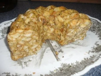 Rezept: Meine Semmelknödel als Guglhupf Meine Semmelknödel als Guglhupf - Rezept