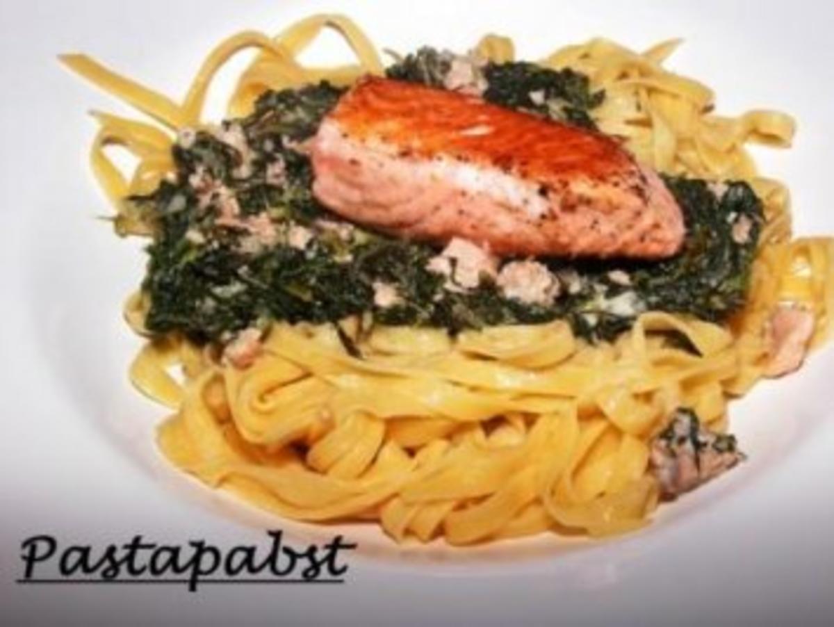 Bilder für Tagliatelle mit Spinat - Lachs-Käsesauce - Rezept