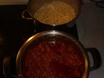 Rezept: Aufläufe: Nudelauflauf mit Käsefondue Bild Nr. 2 Aufläufe: Nudelauflauf mit Käsefondue - Rezept - Bild Nr. 2