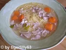 Rezept: Hühnersuppe mit Nudeln Hühnersuppe mit Nudeln - Rezept