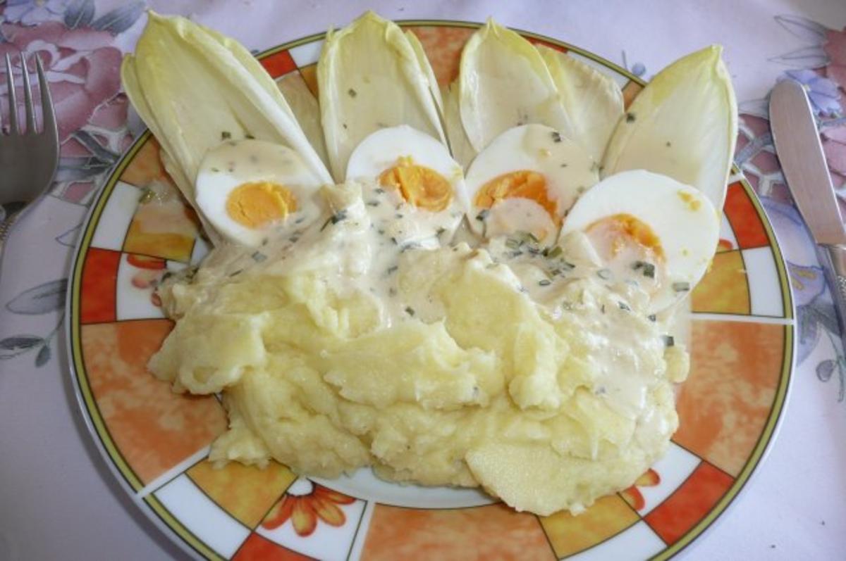 Gemüse: Chicorèe  an Kartoffelpüree, Ei und Joghurt-Senfsoße - Rezept - Bild Nr. 2