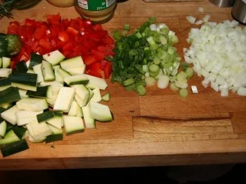 Rezept: Welsfilet mit Reisnudeln und Gemüse Bild Nr. 4 Welsfilet mit Reisnudeln und Gemüse - Rezept - Bild Nr. 4