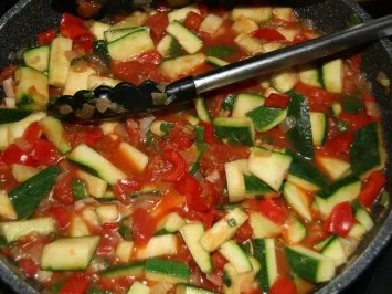 Rezept: Welsfilet mit Reisnudeln und Gemüse Bild Nr. 6 Welsfilet mit Reisnudeln und Gemüse - Rezept - Bild Nr. 6