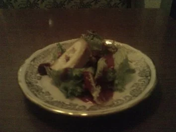 Ziegenfrischkäsepraline an Lollo-salat mit einer Himbervinaigrette - Rezept