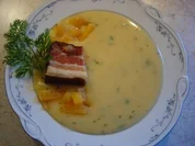 Cremige Steckrübensuppe mit geräuchertem Bauch - Rezept