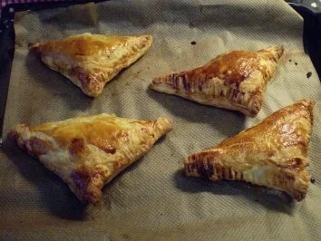 Rezept: Thunfisch-Oliventaschen Thunfisch-Oliventaschen - Rezept