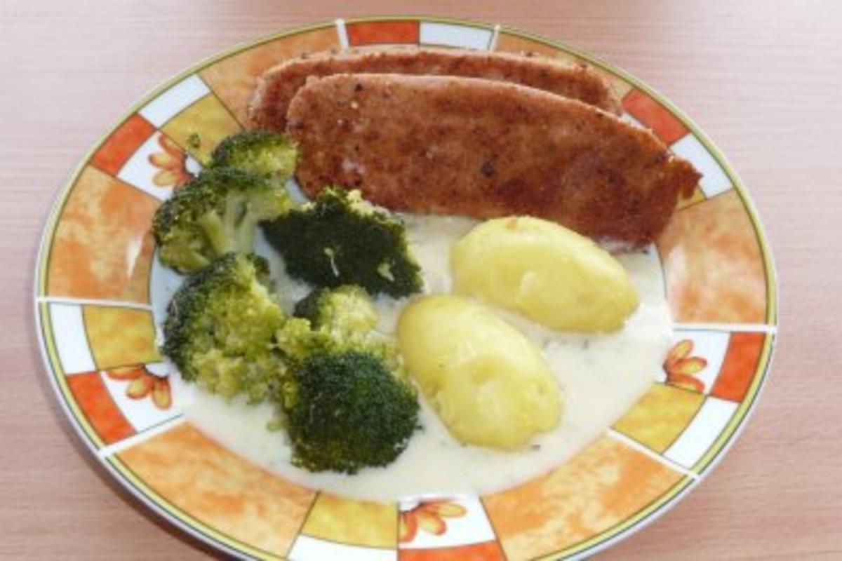 Fleisch: Panierte Geflügelfleischwurst mit Broccoli und Sahnesoße ~ - Rezept
