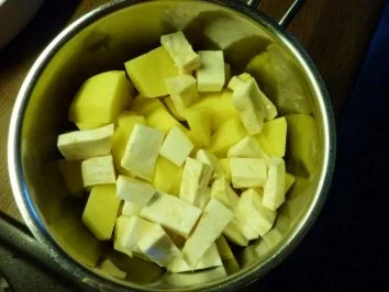 Rezept: Kartoffel-Sellerie-Pürree Kartoffel-Sellerie-Pürree - Rezept