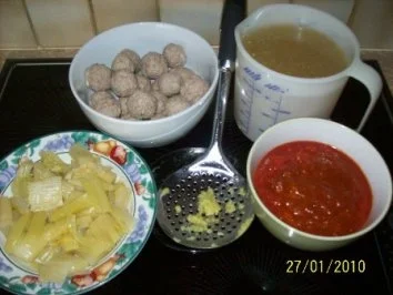 Sellerie mit Fleischbällchen in Tomatensoße - Rezept - Bild Nr. 5