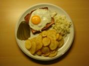 Leberkäse mit Bratkartoffeln und Kohlsalat - Rezept