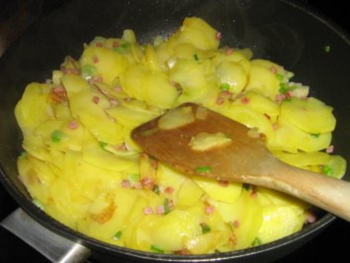 Wurstsalat mit Ei und Brägele - Rezept - Bild Nr. 6