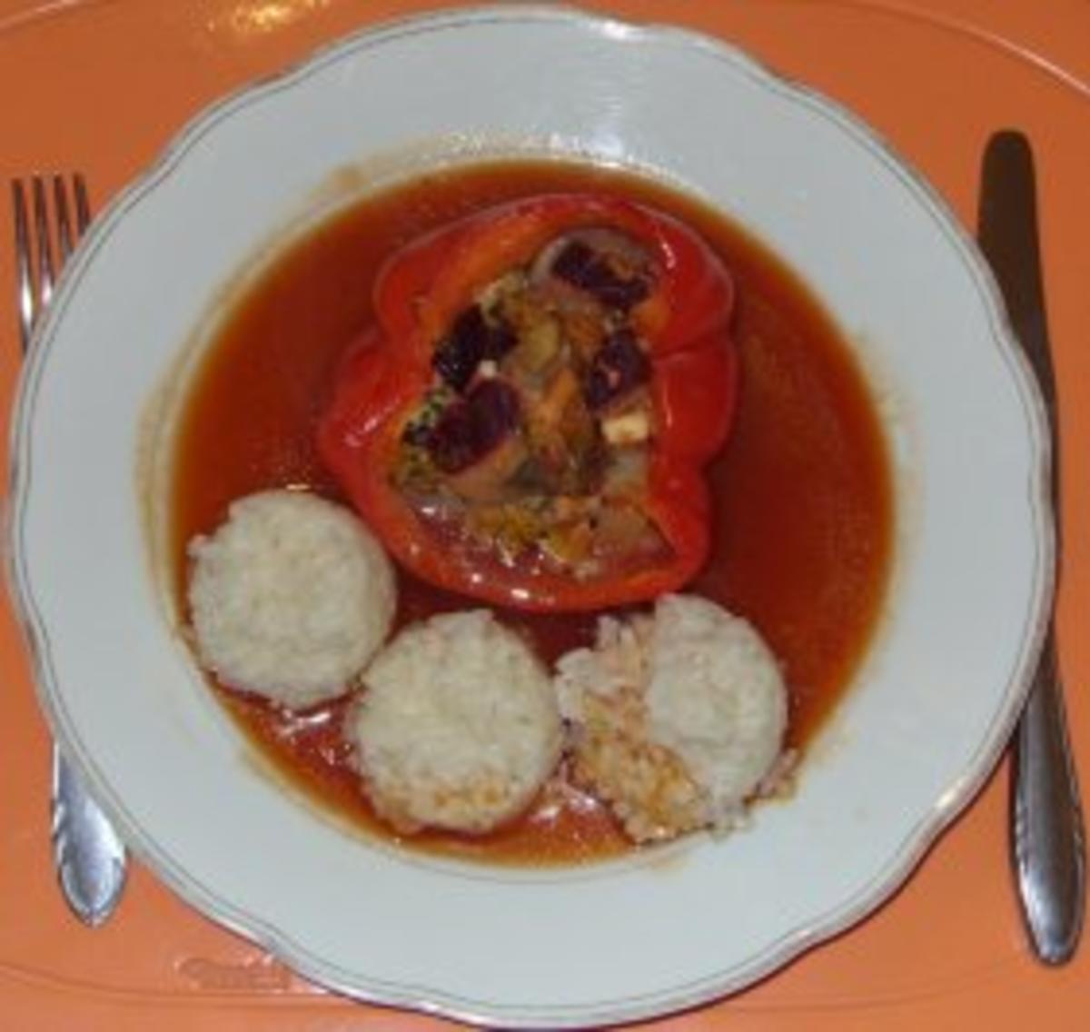 Vegetarisches - Paprika gefüllt mit Roter Bete, Champignons, Balkan-Käse, Rührei... - Rezept