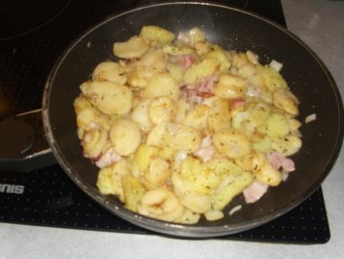 Bilder für Pfannengerichte: Bratkartoffeln mit Resten von Klößen - Rezept