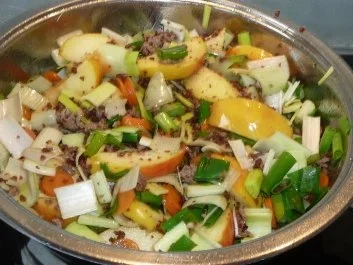 Rezept: Pfannengericht: Apfel, Lauch und Hack Bild Nr. 5 Pfannengericht: Apfel, Lauch und Hack - Rezept - Bild Nr. 5