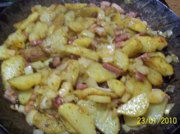 Bratkartoffeln mit gebratener Bockwurst - Rezept - Bild Nr. 3