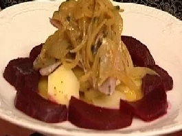 Rezept: Heringsfilet auf Curryzwiebeln Heringsfilet auf Curryzwiebeln - Rezept