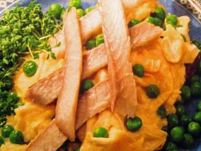 Rezept: Rühreier mit Räucheraal... Bild Nr. 3 Rühreier mit Räucheraal... - Rezept - Bild Nr. 3