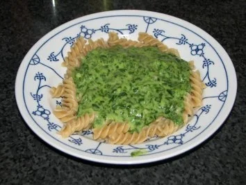Rezept: Spinatkäsesoße zu Pasta Spinatkäsesoße zu Pasta - Rezept