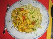 Rezept: Currygeschnetzeltes von der Pute mit Nudeln Currygeschnetzeltes von der Pute mit Nudeln - Rezept