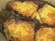 Guinness-Zwiebel-Suppe mit irischen Cheddar-Croutons - Rezept