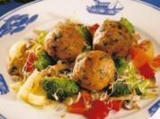 Wels-Klöße auf Gemüseragout - Rezept