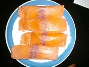 Lachs mit Pasta und Gemüsestreifen - Rezept