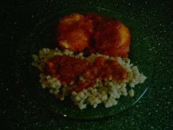 Rezept: Fetafrikadellen in Soße Fetafrikadellen in Soße - Rezept