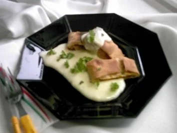 Rezept: Kürbis-Strudel mit Ingwer-Besamelsauce Kürbis-Strudel mit Ingwer-Besamelsauce - Rezept