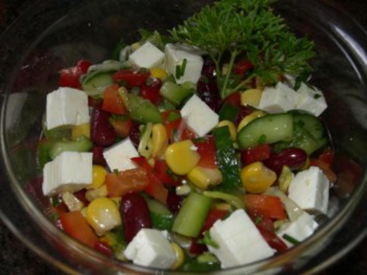 Salatbar: BAUERNSALAT, griechische Art - Rezept - kochbar.de