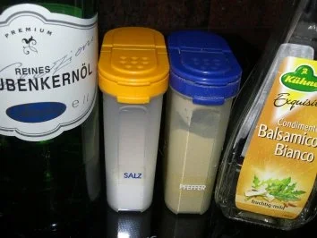 Rezept: Salatbar: BAUERNSALAT, griechische Art Bild Nr. 7 Salatbar: BAUERNSALAT, griechische Art - Rezept - Bild Nr. 7