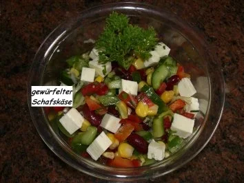 Rezept: Salatbar: BAUERNSALAT, griechische Art Bild Nr. 8 Salatbar: BAUERNSALAT, griechische Art - Rezept - Bild Nr. 8