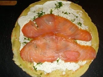 Rezept: Fingerfood-Lachsröllchen Bild Nr. 3 Fingerfood-Lachsröllchen - Rezept - Bild Nr. 3