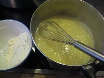 Rezept: Kleine Windbeutel gefüllt mit Vanilleparfait Bild Nr. 4 Kleine Windbeutel gefüllt mit Vanilleparfait - Rezept - Bild Nr. 4