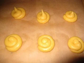 Rezept: Kleine Windbeutel gefüllt mit Vanilleparfait Bild Nr. 11 Kleine Windbeutel gefüllt mit Vanilleparfait - Rezept - Bild Nr. 11