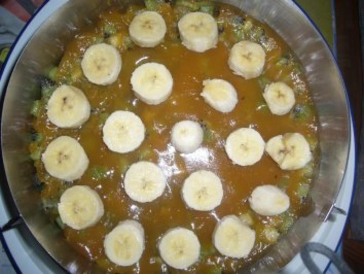 Torte: Kiwi-Bananen-Aprikosen-Torte - Rezept - Bild Nr. 4