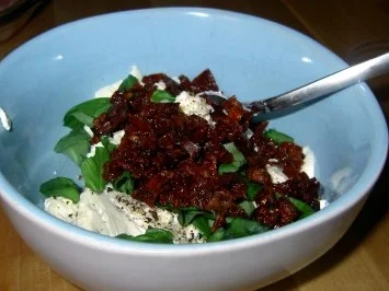 Gefüllte Hähnchenbrust im Speckmantel mit Zuckerschoten und gebratenen Kartoffelwürfeln - Rezept - Bild Nr. 4