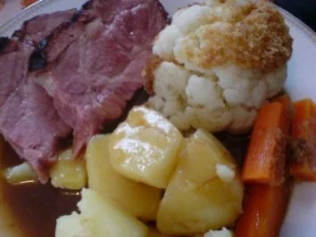 Rezept: Kaßlerkamm-Braten mit Blumenkohl und Salzkartoffeln Bild Nr. 12 Kaßlerkamm-Braten mit Blumenkohl und Salzkartoffeln - Rezept - Bild Nr. 12